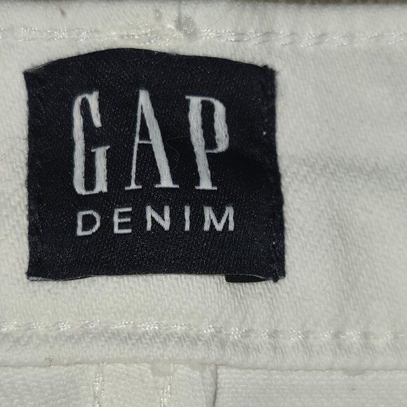 2/$20 GAP white denim shorts, size 2/26, high rise 4" - Picture 7 of 12